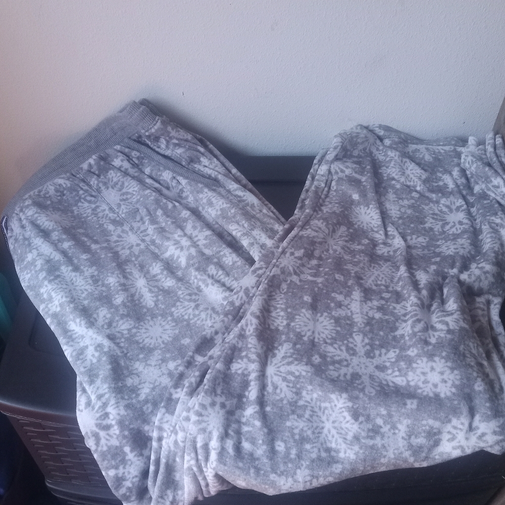 Nautica, Gray & White Snowflake Drawstring Sleep Pants
